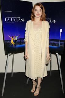 Emma Stone feet photo thumbnail