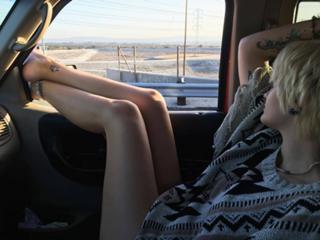 Paris Jackson feet photo thumbnail