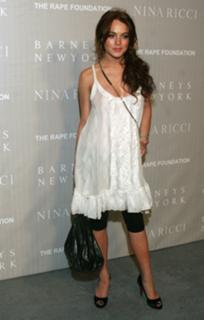 Lindsay Lohan feet photo thumbnail