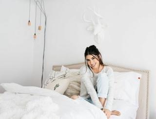 Daniella Monet feet photo thumbnail