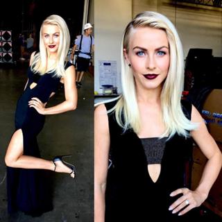 Julianne Hough feet photo thumbnail