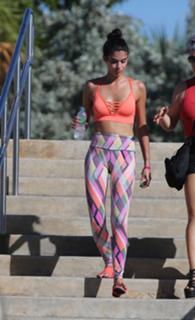 Sara Sampaio feet photo thumbnail