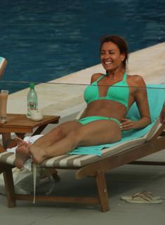 Melanie Sykes feet photo thumbnail