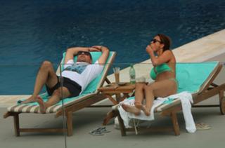 Melanie Sykes feet photo thumbnail