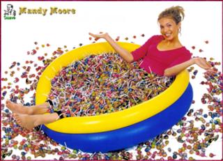 Mandy Moore feet photo thumbnail