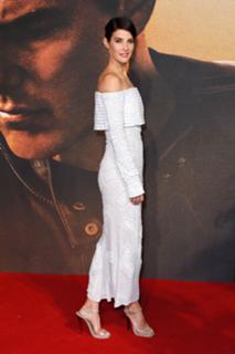 Cobie Smulders feet photo thumbnail