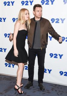 Dakota Fanning feet photo thumbnail