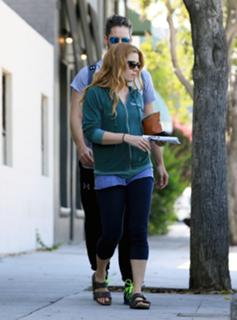 Amy Adams feet photo thumbnail