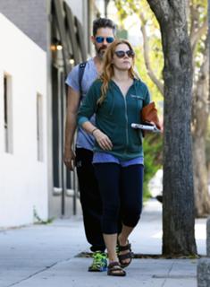 Amy Adams feet photo thumbnail