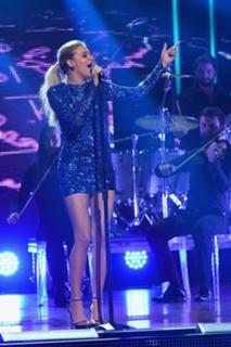 Kelsea Ballerini feet photo thumbnail