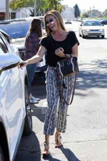 Cat Deeley feet photo thumbnail