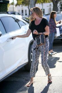 Cat Deeley feet photo thumbnail