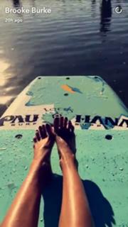 Brooke Burke feet photo thumbnail
