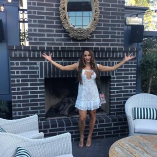 Nikki Garcia feet photo thumbnail