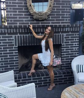 Nikki Garcia feet photo thumbnail