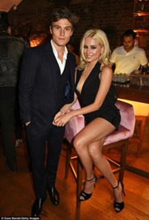 Pixie Lott feet photo thumbnail