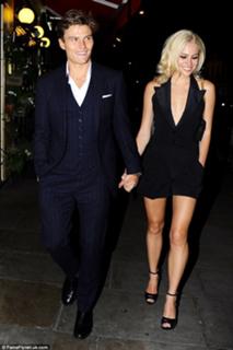 Pixie Lott feet photo thumbnail