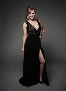 Tina O'Brien feet photo thumbnail