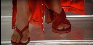 Kareena Kapoor feet photo thumbnail