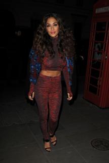 Nicole Scherzinger feet photo thumbnail