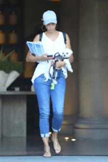 Nicole Murphy feet photo thumbnail