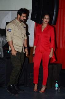 Sonakshi Sinha feet photo thumbnail