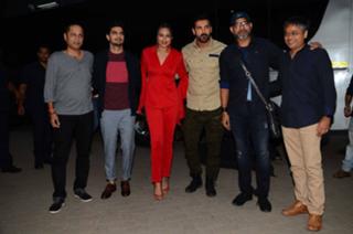 Sonakshi Sinha feet photo thumbnail