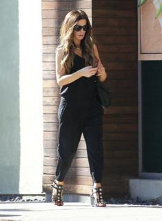 Kate Beckinsale feet photo thumbnail