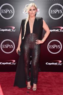 Lindsey Vonn feet photo thumbnail