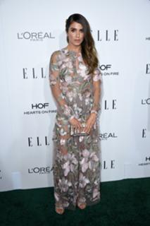 Nikki Reed feet photo thumbnail