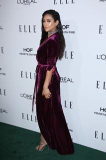 Shay Mitchell feet photo thumbnail