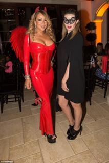Mariah Carey feet photo thumbnail