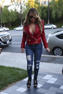 Mariah Carey feet photo thumbnail