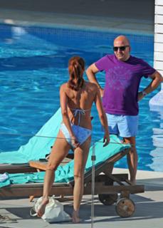 Melanie Sykes feet photo thumbnail