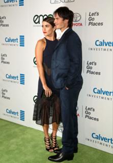 Nikki Reed feet photo thumbnail