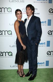 Nikki Reed feet photo thumbnail