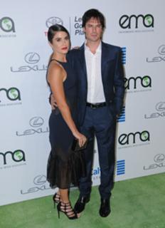Nikki Reed feet photo thumbnail