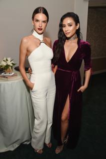 Shay Mitchell feet photo thumbnail