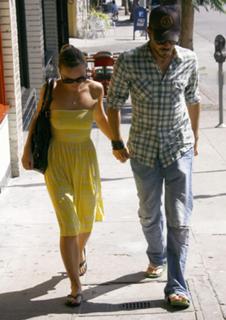 Christina Ricci feet photo thumbnail