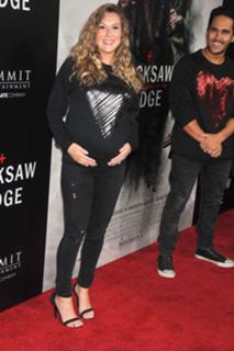 Alexa PenaVega feet photo thumbnail
