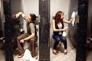 Emma Stone feet photo thumbnail