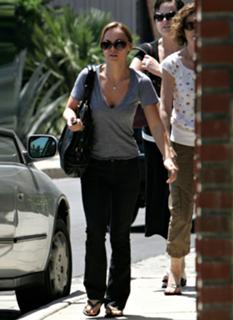 Christina Ricci feet photo thumbnail