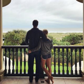Tara Lipinski feet photo thumbnail