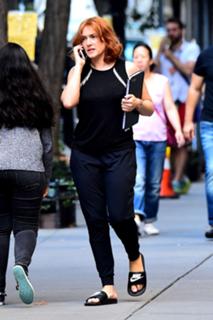 Kate Winslet feet photo thumbnail