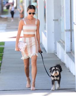 Jamie Chung feet photo thumbnail