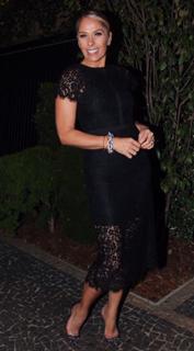 Adriane Galisteu feet photo thumbnail