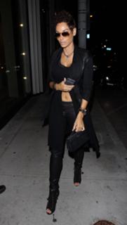 Nicole Murphy feet photo thumbnail