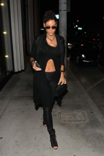 Nicole Murphy feet photo thumbnail