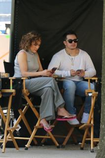 Jennifer Lopez feet photo thumbnail