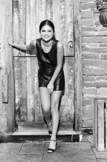 Selena Gomez feet photo thumbnail
